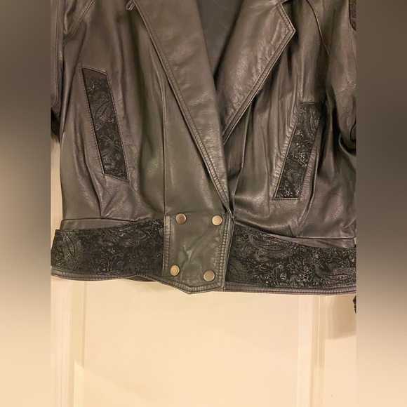 COPY - 𝅺WOMEN’S Wilson’s Leather Embroidered floral Moto Black Jacket Vintage S… - Picture 8 of 15